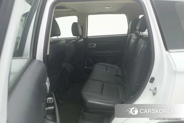 Mitsubishi  Outlander 2019 Белый из Китая, фото 3