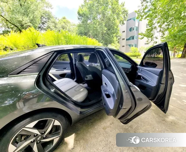 Hyundai Avante (CN7) 2020 Песочный из Кореи, фото 3