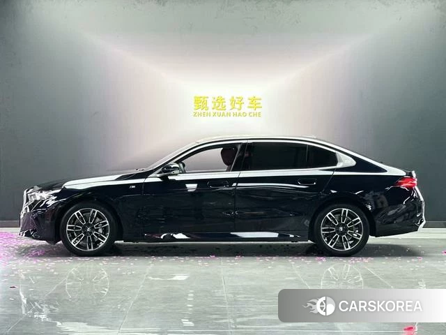 BMW 5 series 2025 Черный из Китая, фото 3