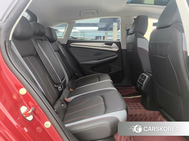 Volkswagen Lingdu 2023 Красный из Китая, фото 3