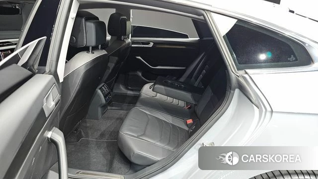 Volkswagen Arteon 2022 Серебристо-серый из Кореи, фото 3