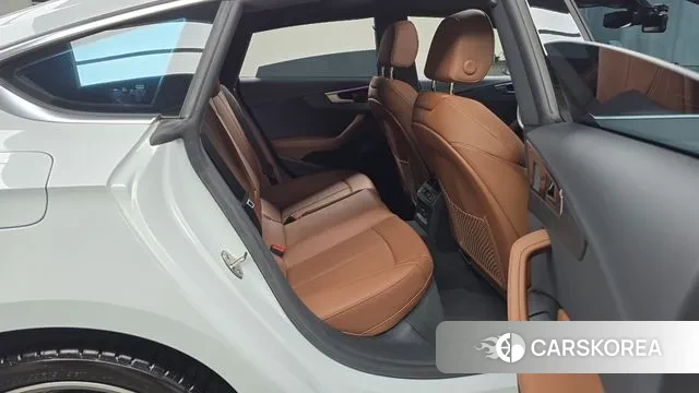 Audi A5 (F5) 2024 Белый из Кореи, фото 3