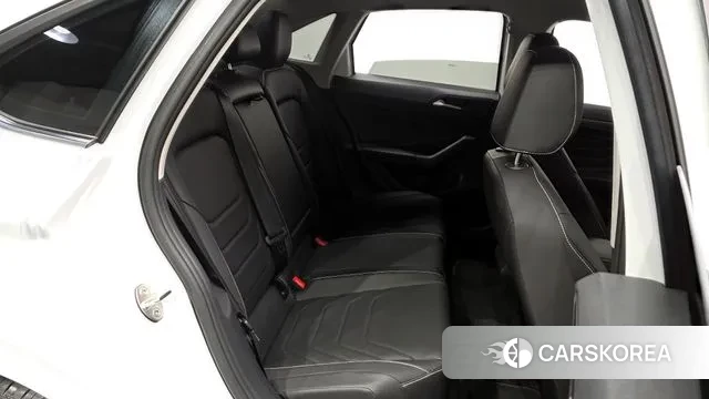 Volkswagen 7th Generation of Jetta 2024 Белый из Кореи, фото 3