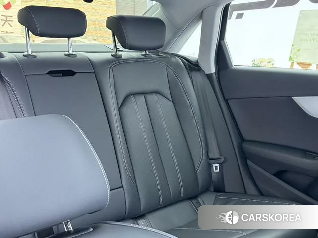 Audi A4L 2024 Белый из Китая, фото 3