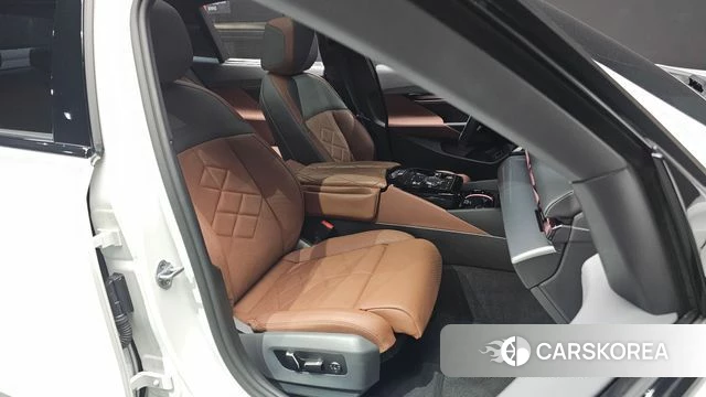 BMW 5 Series (G60) 2025 Белый из Кореи, фото 3