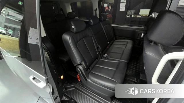 Hyundai Staria 2023 Серебряный из Кореи, фото 3