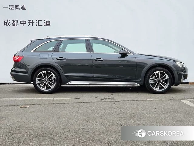 Audi A4 (import) 2021 Темно-серый из Китая, фото 3