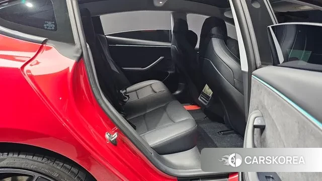 Tesla Model 3 2024 Красный из Кореи, фото 3