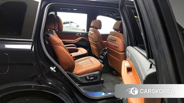 BMW X7 (G07) 2024 Черный из Кореи, фото 3