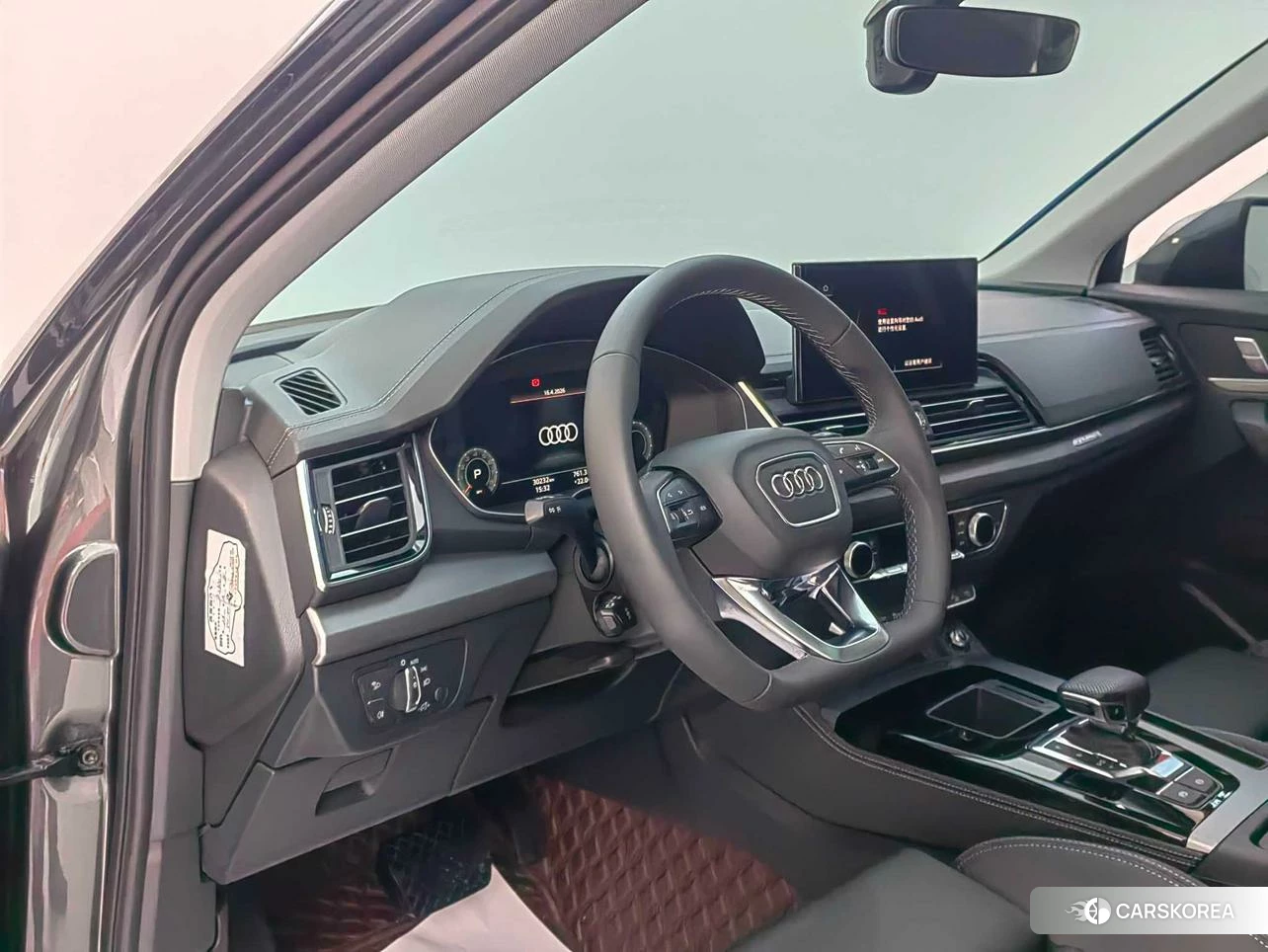 Audi Q5L 2023 Темно-серый из Китая, фото 3