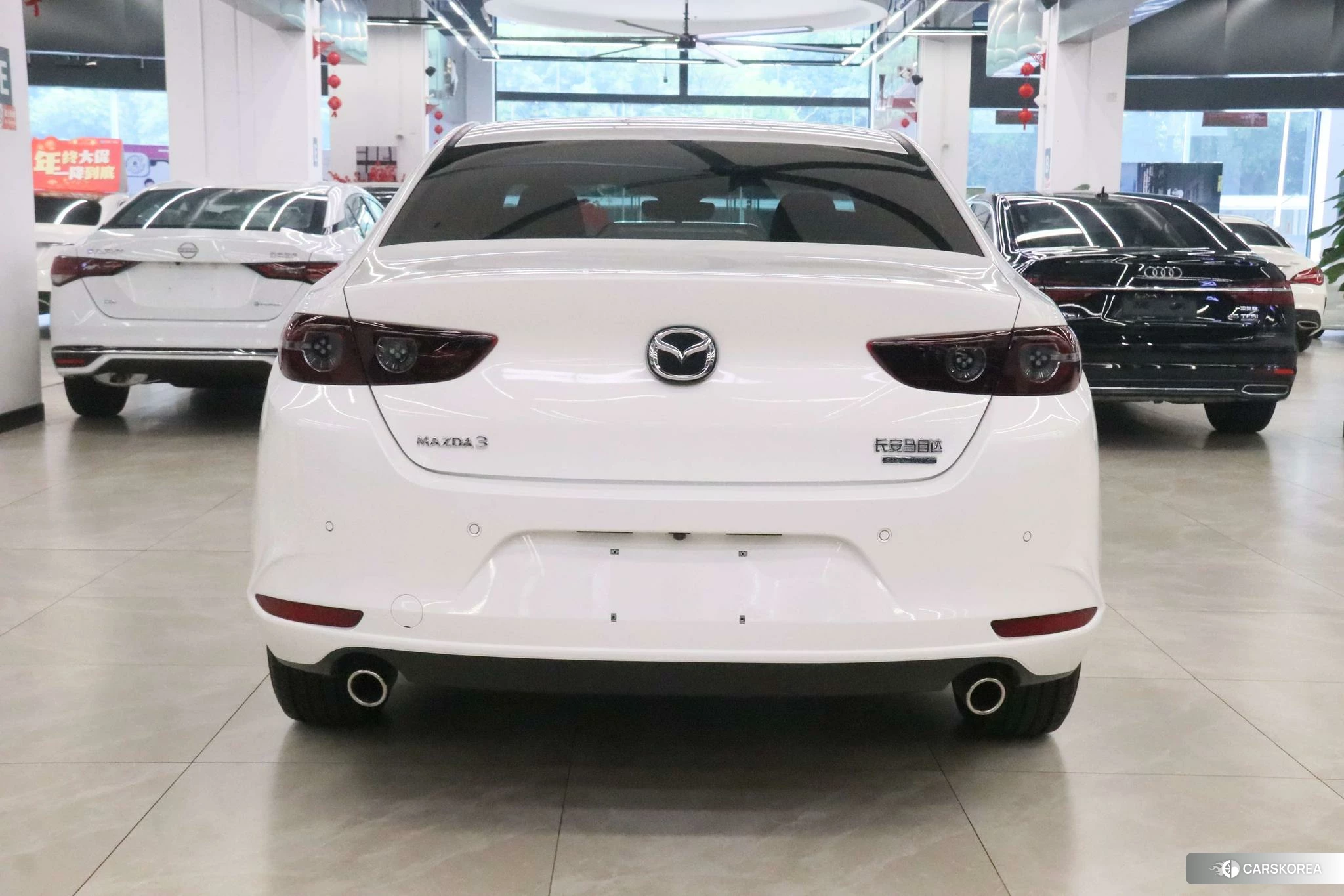 Mazda 3 2023 Белый из Китая, фото 3