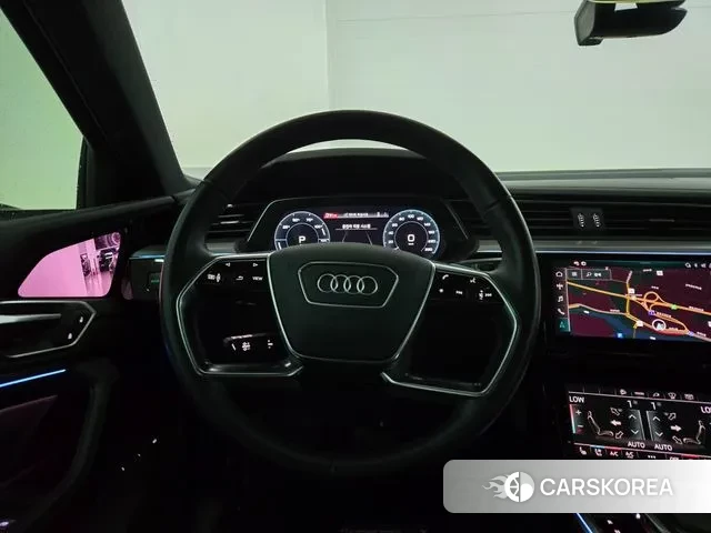 Audi e-Tron 2022 Черный из Кореи, фото 3