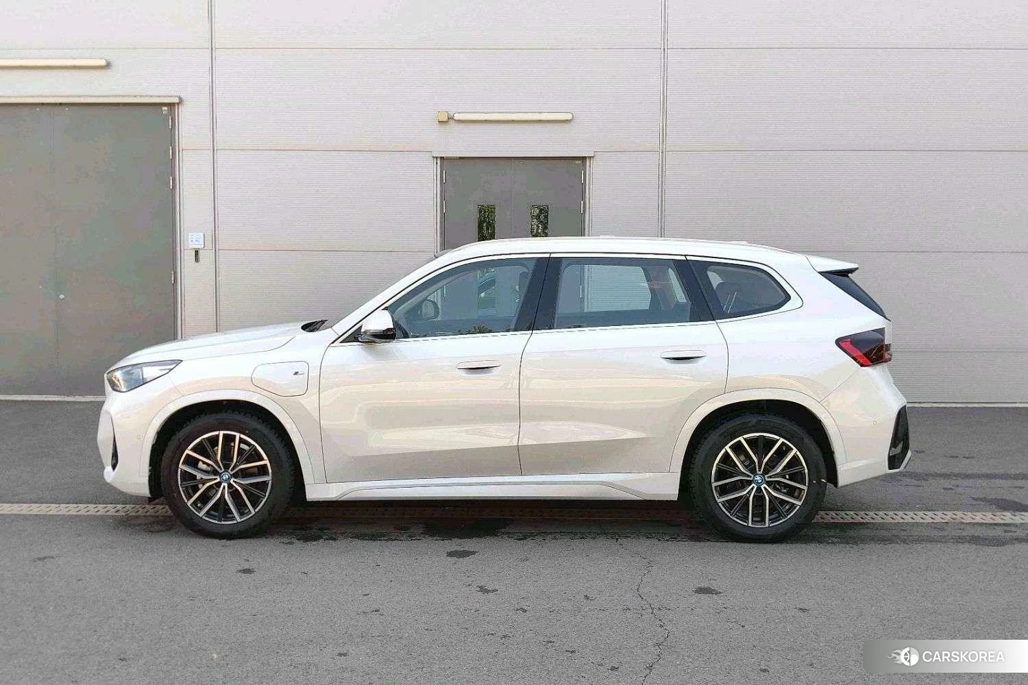 BMW iX1 2025 Белый из Китая, фото 3
