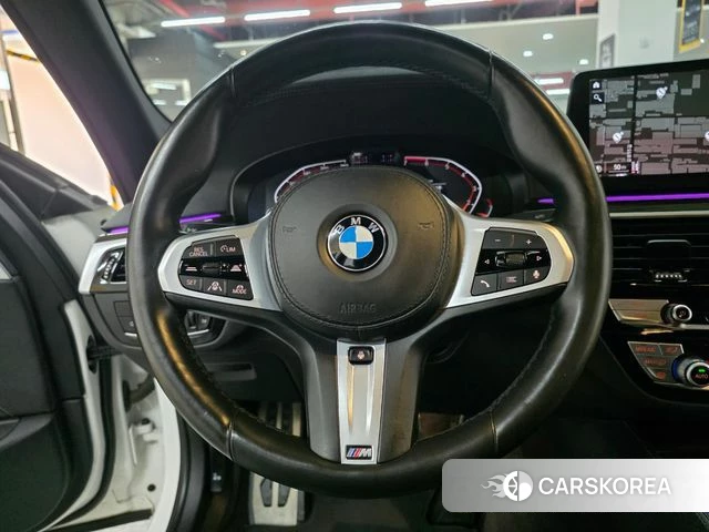BMW 5 Series (G30) 2021 Белый из Кореи, фото 3