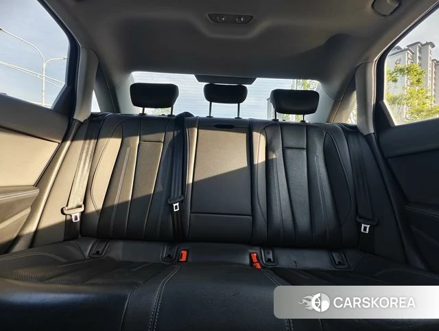 Audi A4L 2021 Темно-серый из Китая, фото 3