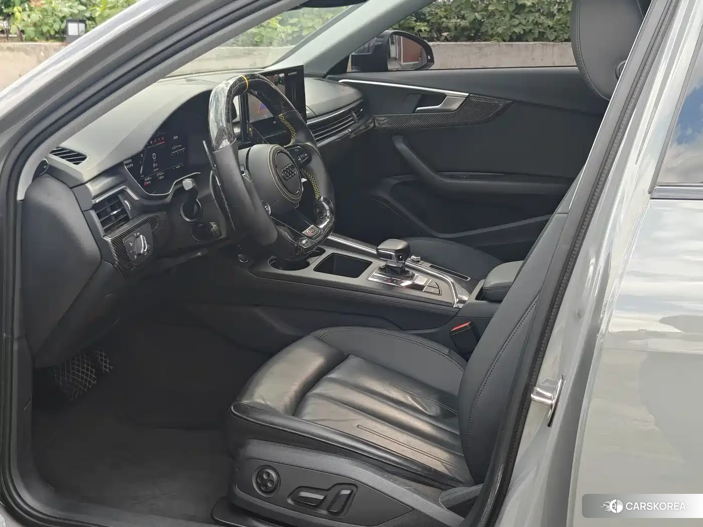 Audi A4L 2022 Silver/gray из Китая, фото 3