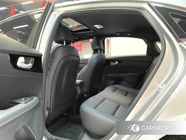 Kia K3 2021 Серебристо-серый из Китая, фото 3