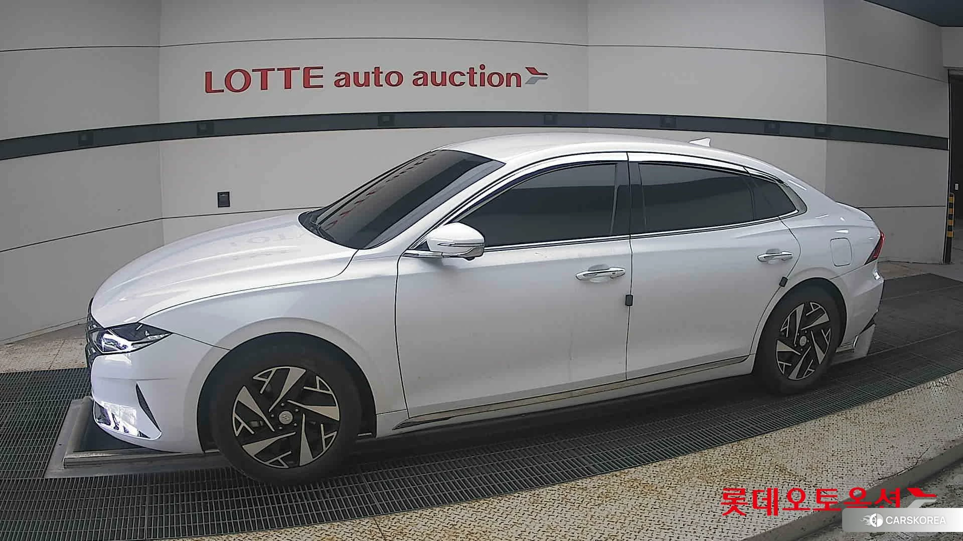 Hyundai Grandeur Hybrid 2023 Белый из Кореи, фото 3
