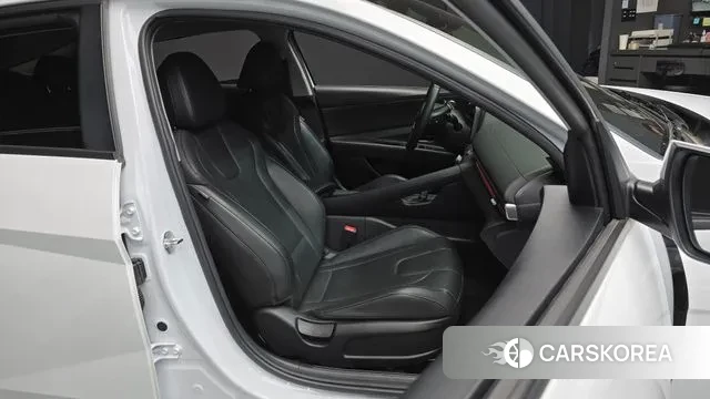 Hyundai The New Avante (CN7) 2024 Белый из Кореи, фото 3