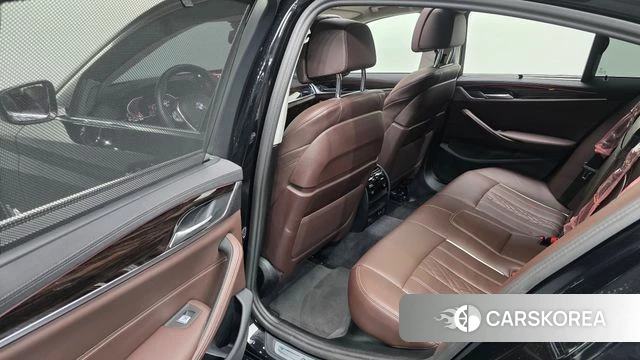 BMW 5 Series (G30) 2023 Черный из Кореи, фото 3