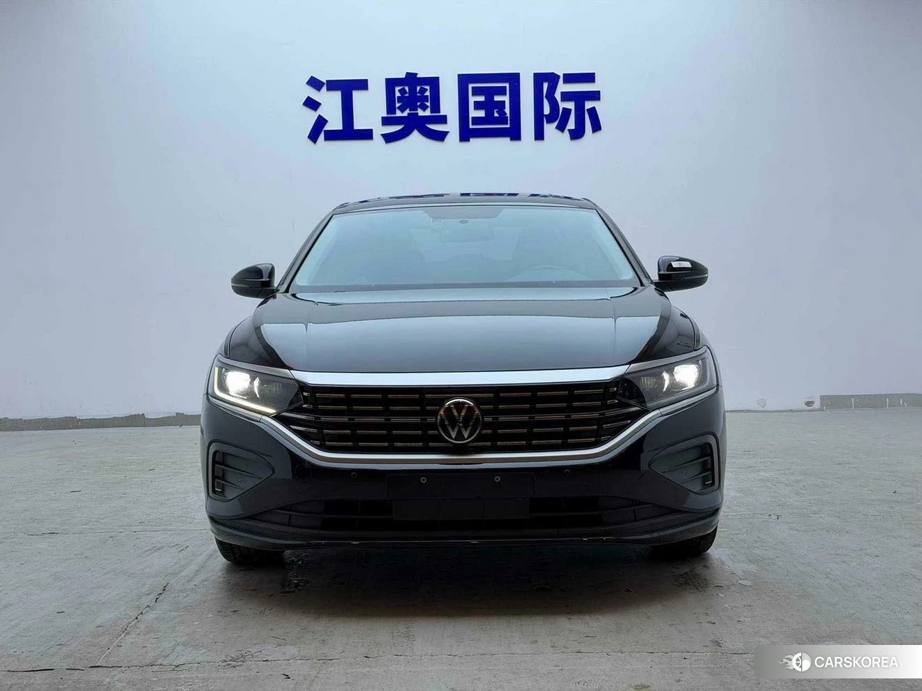 Volkswagen Passat 2023 Черный из Китая, фото 3