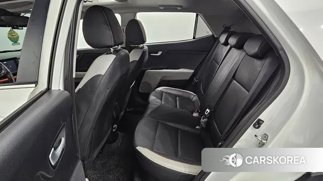 Kia Stonic 2018 Белый из Кореи, фото 3