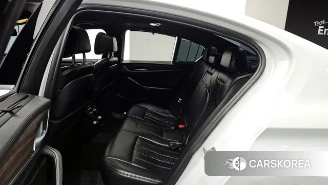 BMW 5 Series (G30) 2018 Белый из Кореи, фото 3