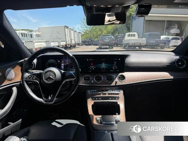 Mercedes-Benz E-Class W213 2021 Черный из Кореи, фото 3