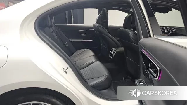 Mercedes-Benz C-Class W206 2022 Белый из Кореи, фото 3