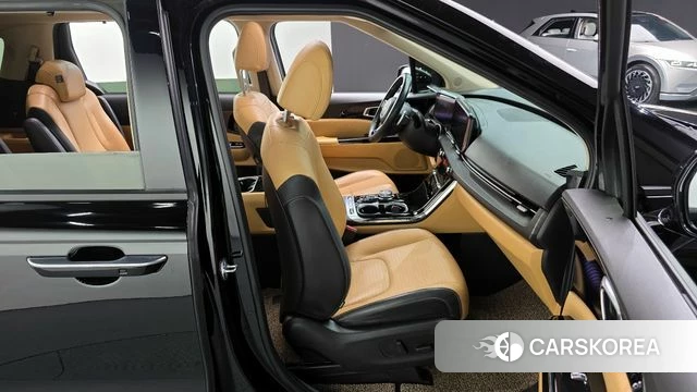 Kia Carnival 4th generation 2023 Черный из Кореи, фото 3