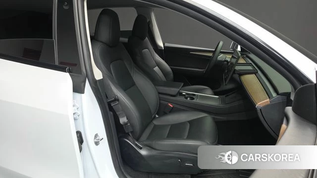 Tesla Model Y 2024 Белый из Кореи, фото 3