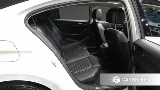 Volkswagen Passat GT (B8) 2018 Белый из Кореи, фото 3