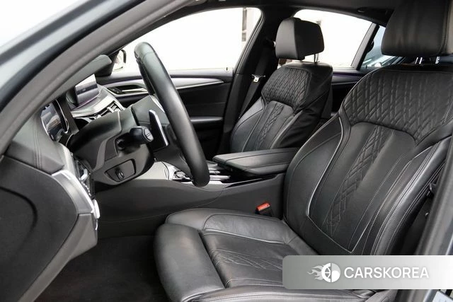 BMW 5 Series (G30) 2018 Светло-серебряный цвет из Кореи, фото 3
