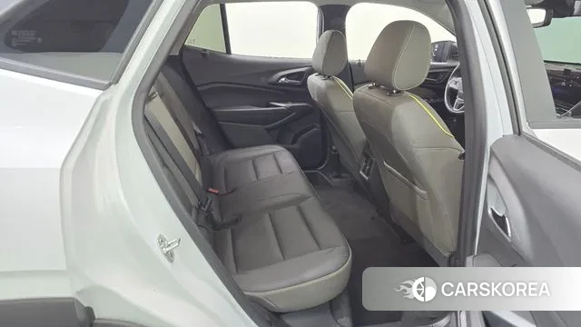 Chevrolet (GM Daewoo) Trax Crossover 2023 Белый из Кореи, фото 3