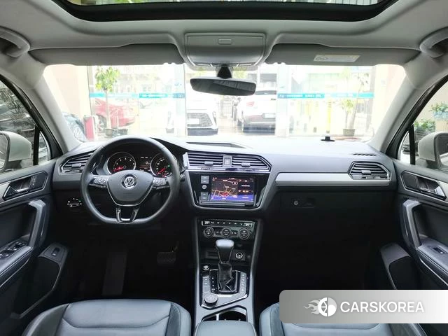 Volkswagen Tiguan L 2019 Серебристо-серый из Китая, фото 3