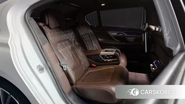 BMW 7 Series (G11) 2021 Белый из Кореи, фото 3