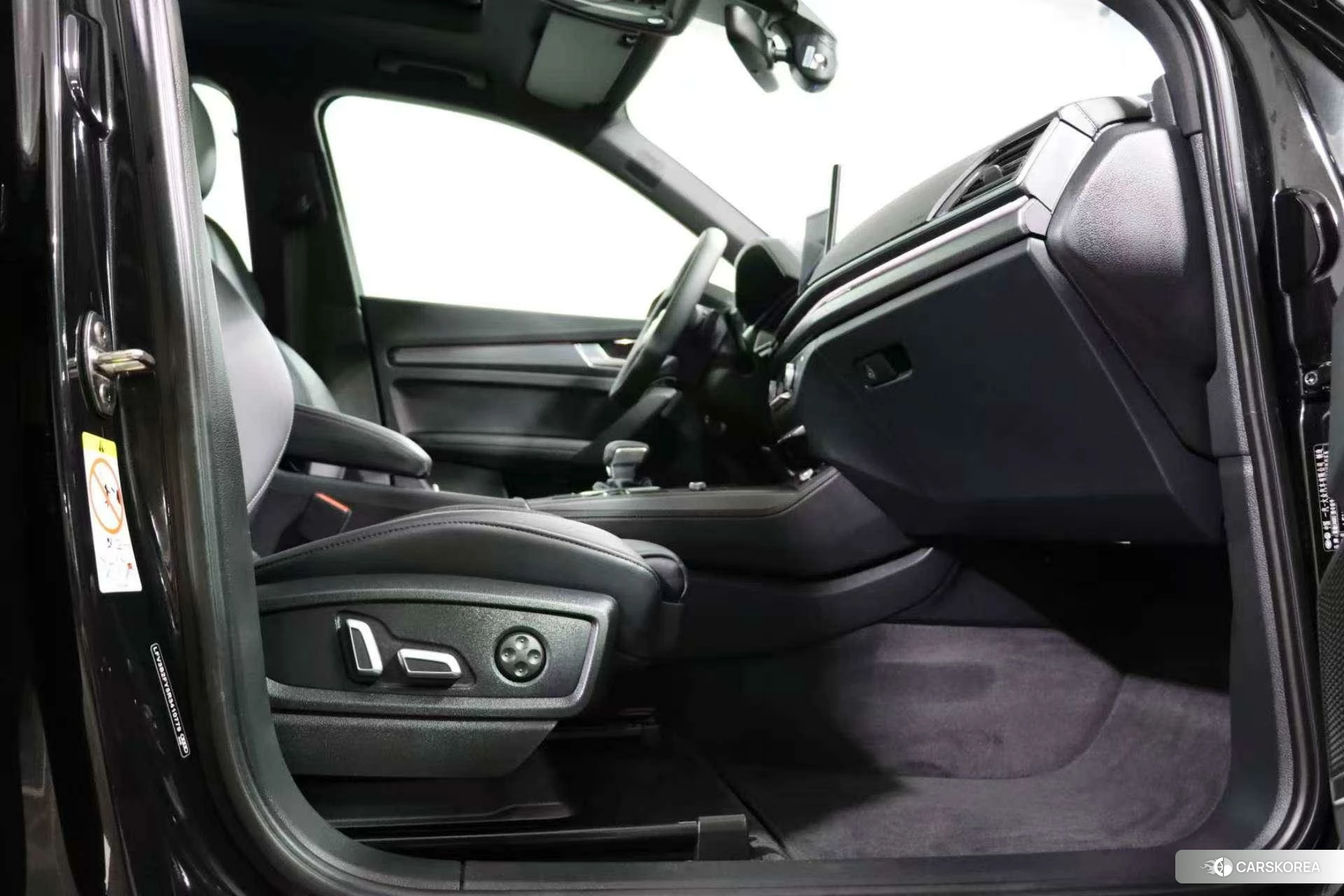 Audi Q5L 2023 Черный из Китая, фото 3