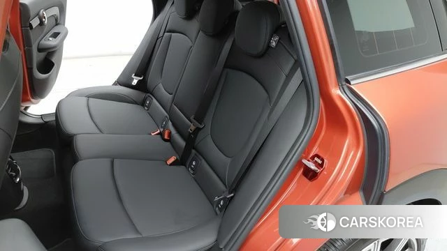 Mini Cooper S Clubman 2023 Красный из Кореи, фото 3
