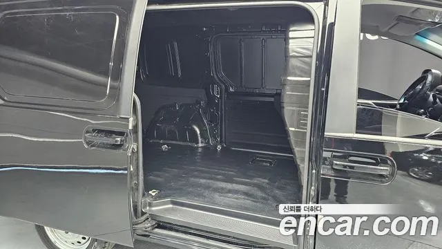 Hyundai Staria 2021 Черный из Кореи, фото 3