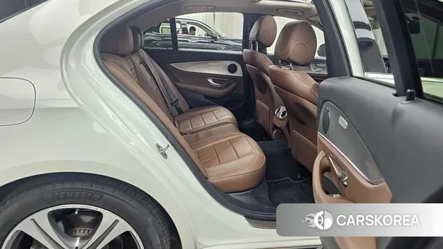 Mercedes-Benz E-Class W213 2019 Белый из Кореи, фото 3