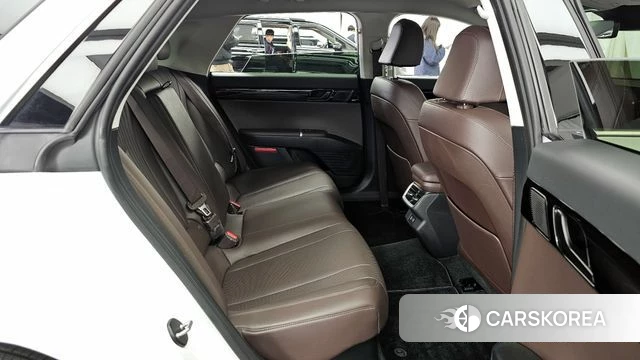 Hyundai Grandeur Hybrid (GN7) 2023 Белый из Кореи, фото 3