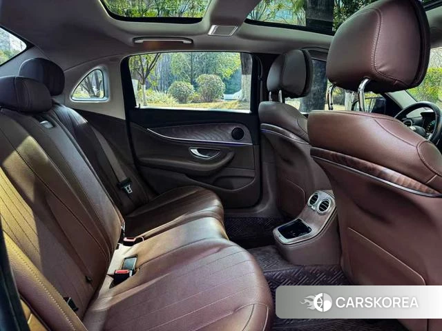 Mercedes-Benz E-class 2022 Черный из Китая, фото 3