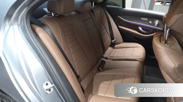 Mercedes-Benz E-Class W213 2023 Серый из Кореи, фото 3