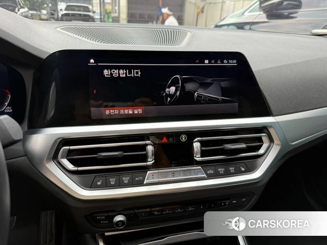 BMW 3 Series (G20) 2022 Жемчужный цвет из Кореи, фото 3