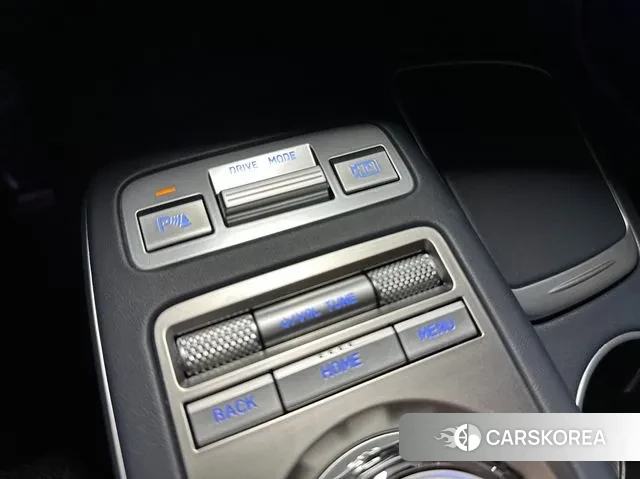 Genesis GV70 2021 Серебристо-серый из Кореи, фото 3