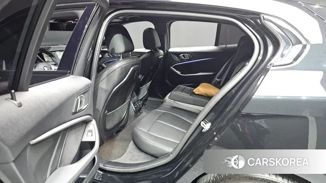 BMW 1 Series (F40) 2022 Черный из Кореи, фото 3