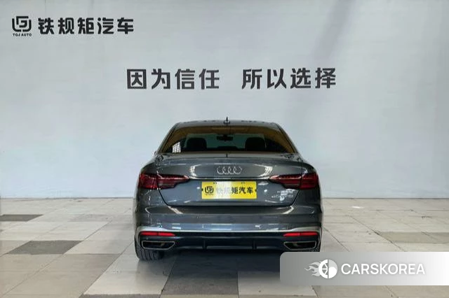 Audi A4L 2022 Темно-серый из Китая, фото 3