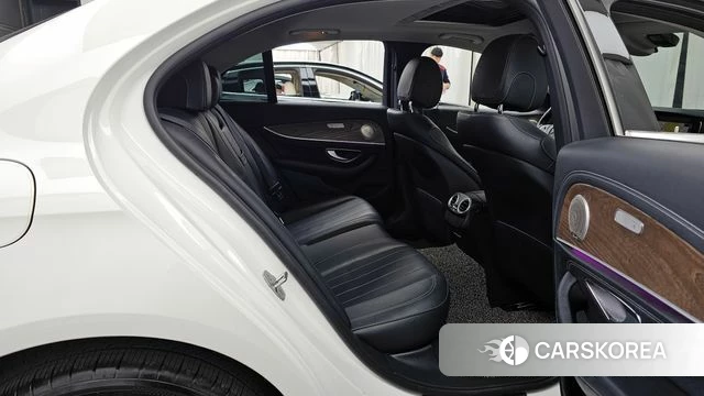 Mercedes-Benz E-Class W213 2018 Белый из Кореи, фото 3