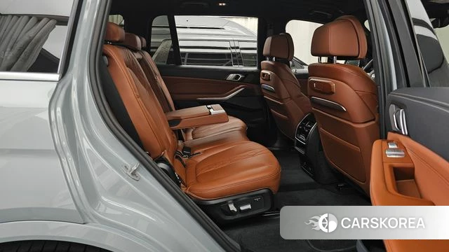 BMW X7 (G07) 2024 Цвет галактики из Кореи, фото 3