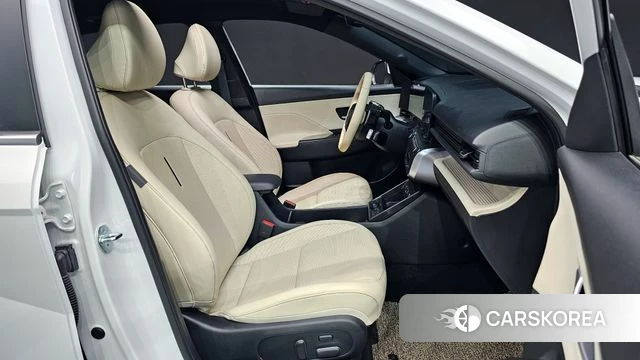Hyundai Kona (SX2) 2023 Белый из Кореи, фото 3